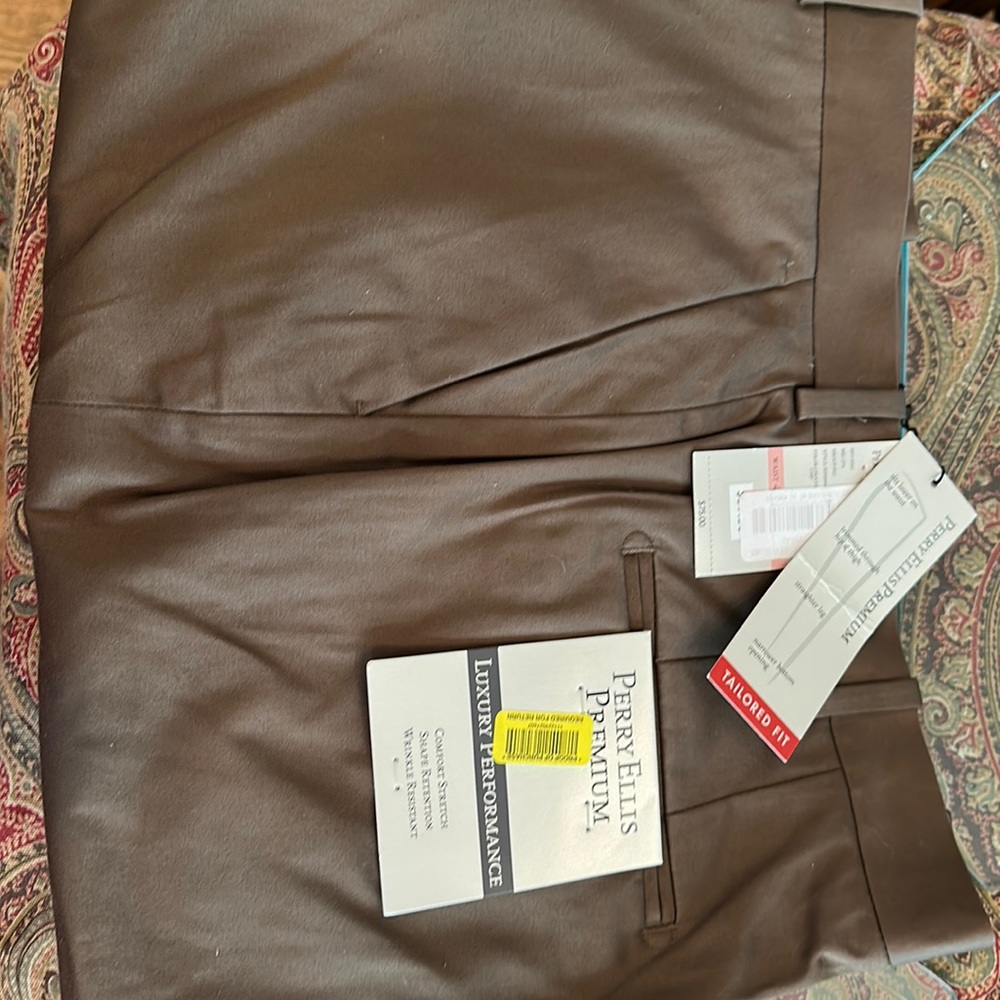 Perry Ellis premium men’s dress pants 40wx30l light brown new with tags